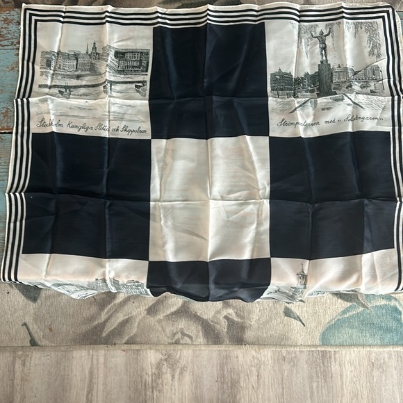 Vintage Scarf with Stockholm Landmarks Designed by Thirkell of Old Bond Street - Picture 8 of 9